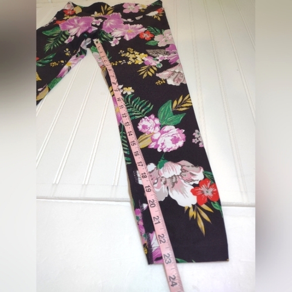 Calvin Klein women's floral print leggings size (M) - Picture 10 of 14
